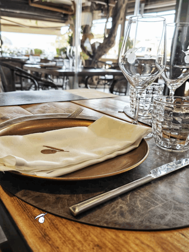 mesa preparada en Ses Oliveres Port de Sóller